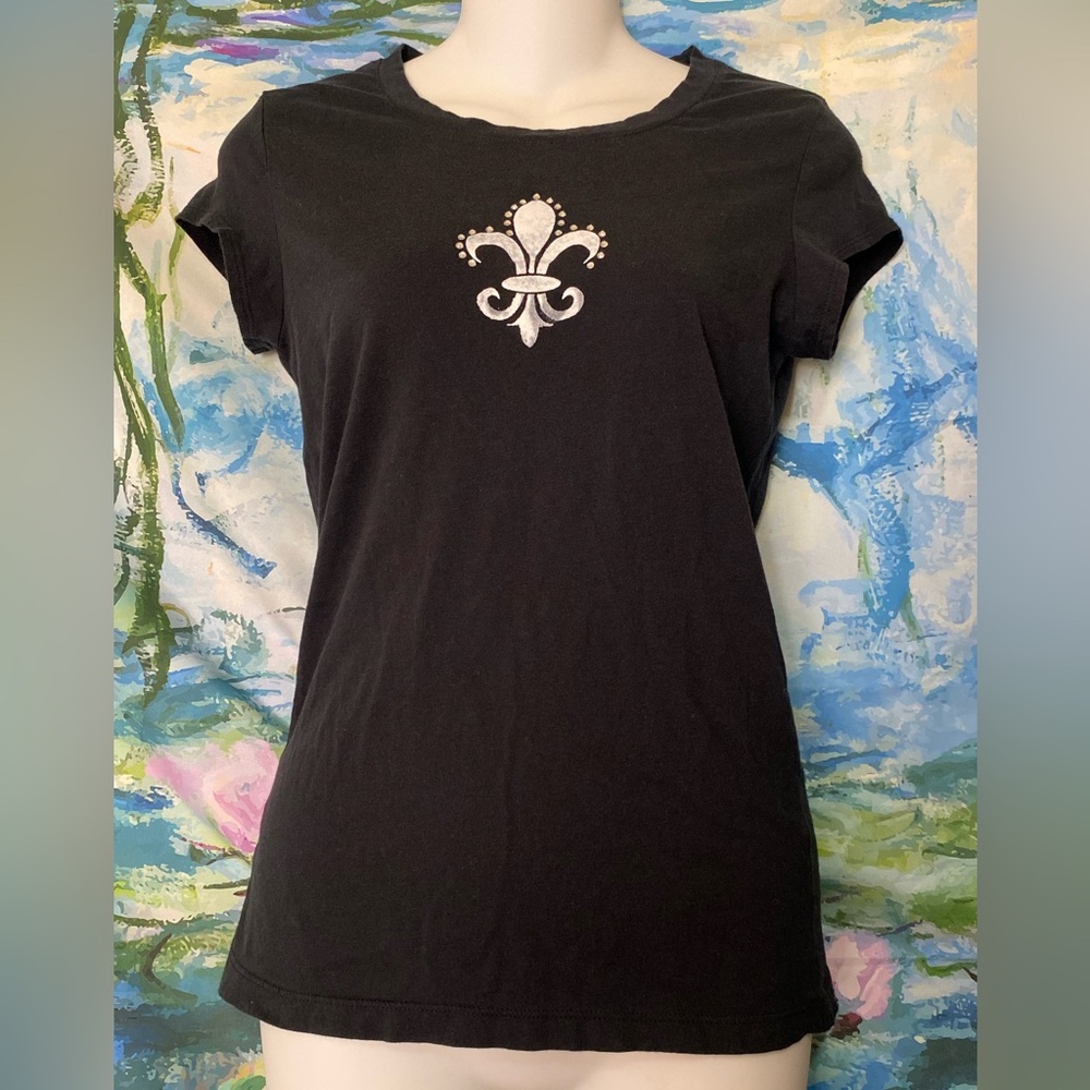 Black Short Sleeve Tee with Silver Fleur-de-Lis Accent
